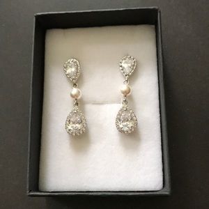 Rhinestone and pearl drop earrings - worn once!